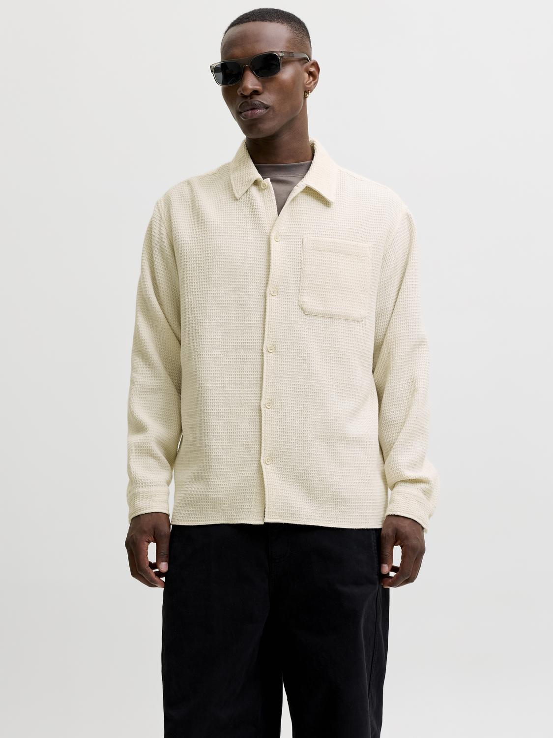 model_shot-front